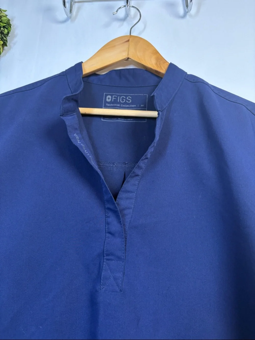 FIGS Rafaela Oversized Scrub Top XXSW1003 size medium - Picture 3 of 6